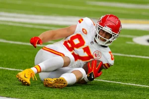 is travis kelce injured